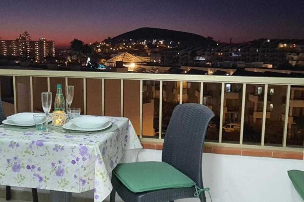 Joy & Friends 1 * Los Cristianos (Tenerife)